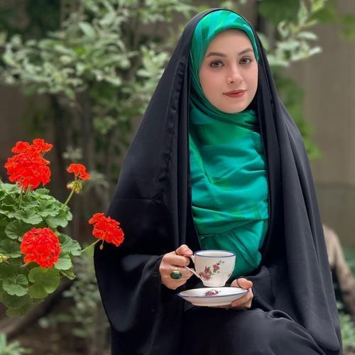 نفيسه آقابزرگ